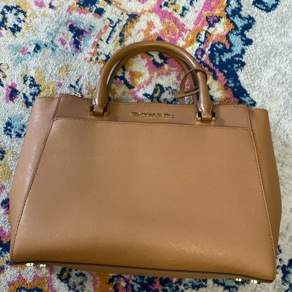 Micahel Kors Bag